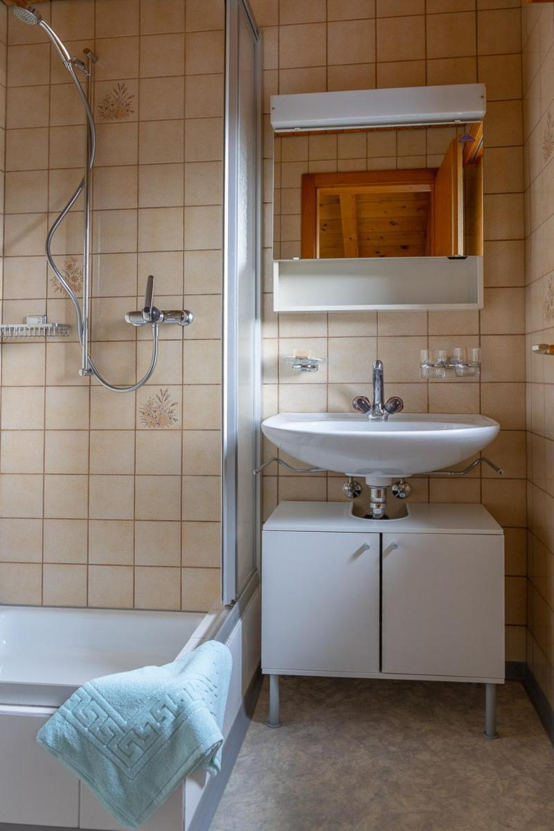 Chrona Bed & Breakfast Jenaz Quarto foto