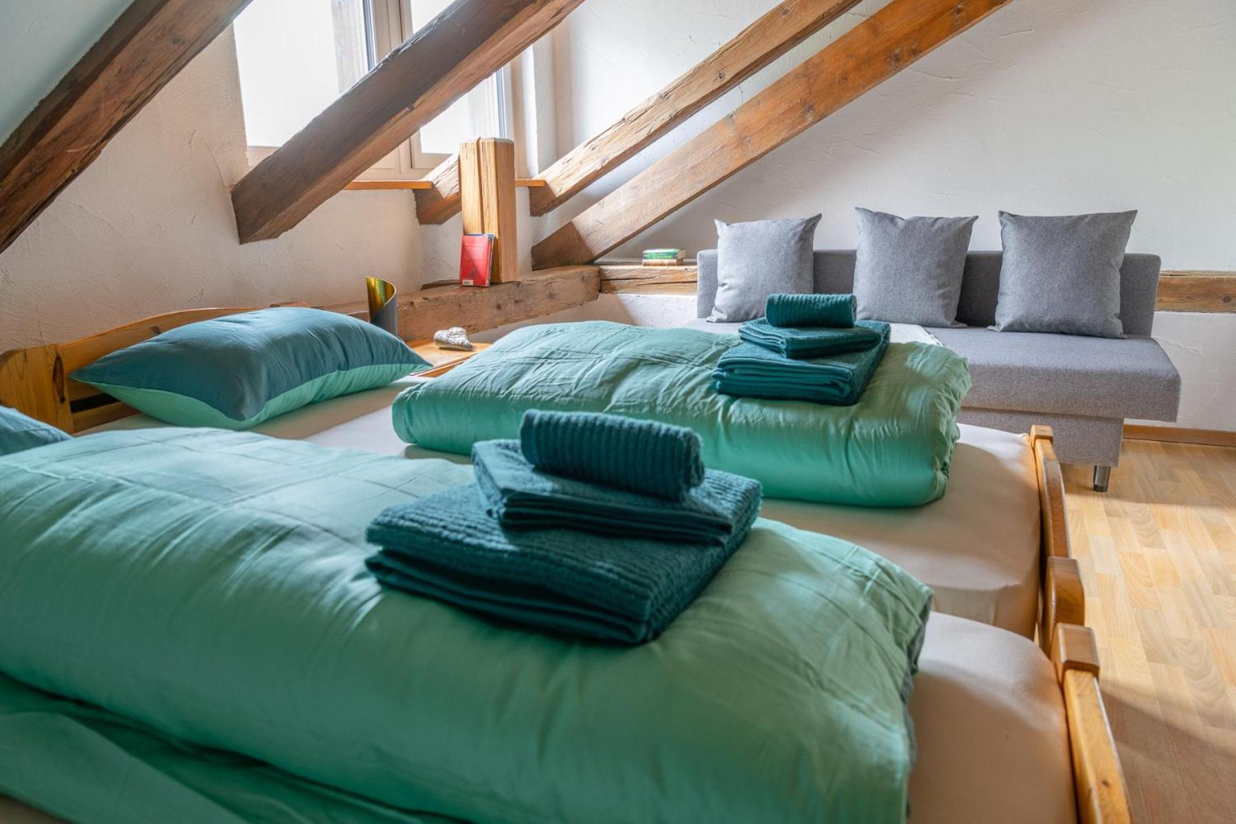 Chrona Bed & Breakfast Jenaz Quarto foto