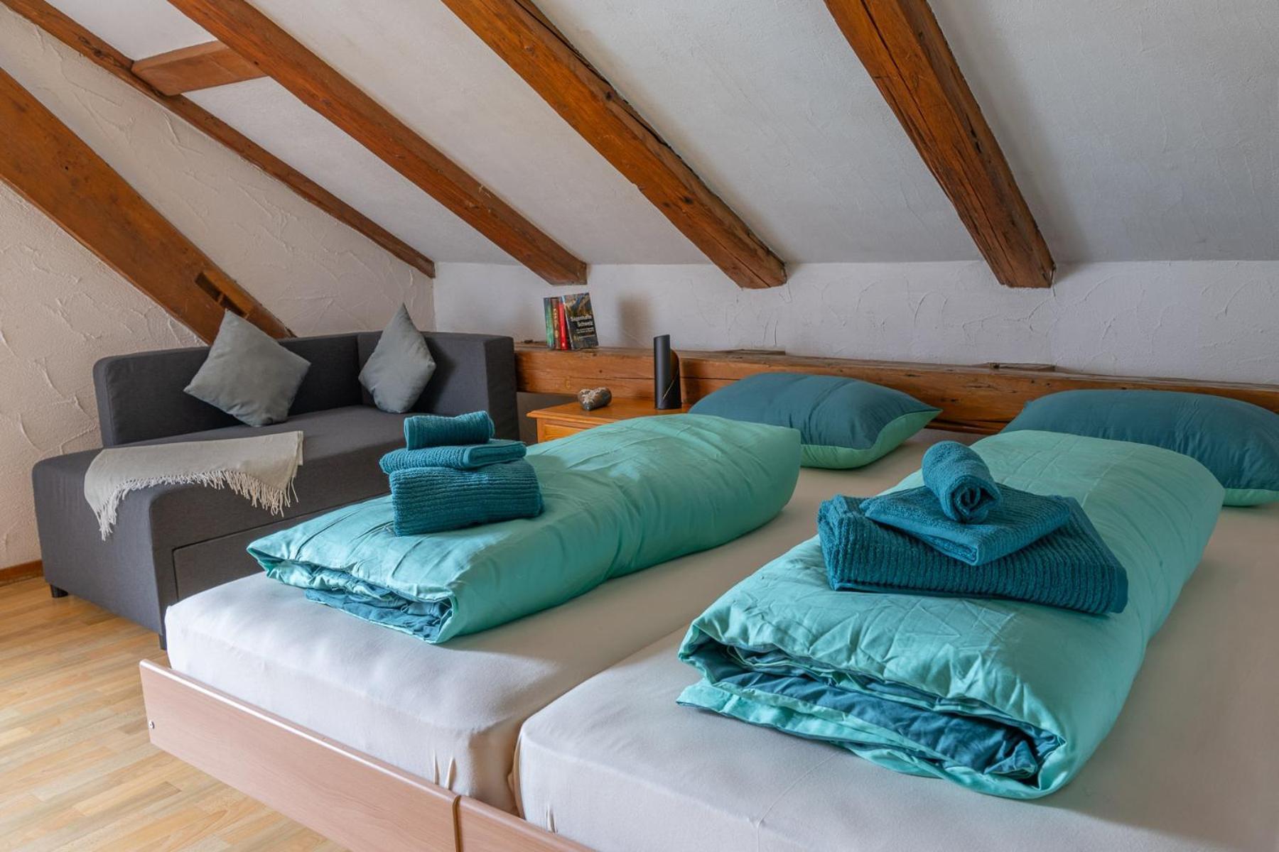 Chrona Bed & Breakfast Jenaz Quarto foto